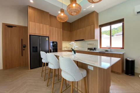 Villa in Hua Hin, Thailand 4 bedrooms № 168386 - photo 15