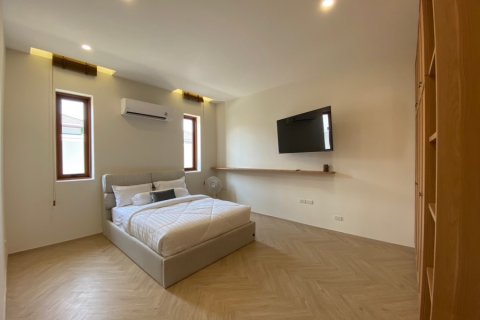 Villa in Hua Hin, Thailand 4 bedrooms № 168386 - photo 22