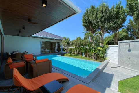 Villa in Hua Hin, Thailand 4 bedrooms № 168386 - photo 8