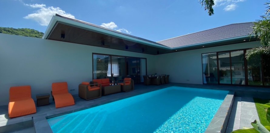 Villa in Hua Hin, Thailand 4 bedrooms № 168386