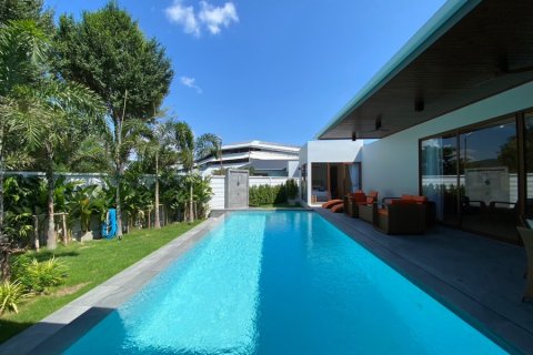 Villa in Hua Hin, Thailand 4 bedrooms № 168386 - photo 3
