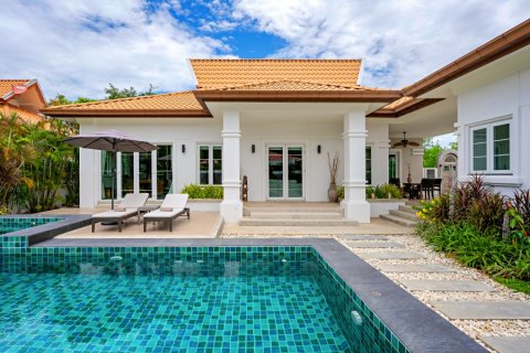 Villa in Hua Hin, Thailand 2 bedrooms № 168388 - photo 4