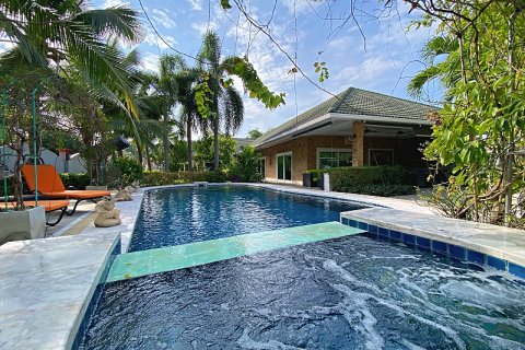 Villa in Hua Hin, Thailand 4 bedrooms № 168387