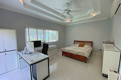Villa in Hua Hin, Thailand 4 bedrooms № 168387 - photo 29