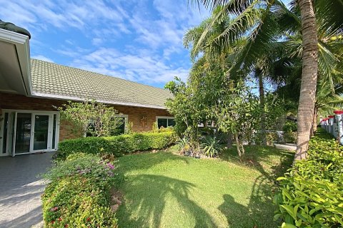 Villa in Hua Hin, Thailand 4 bedrooms № 168387 - photo 5