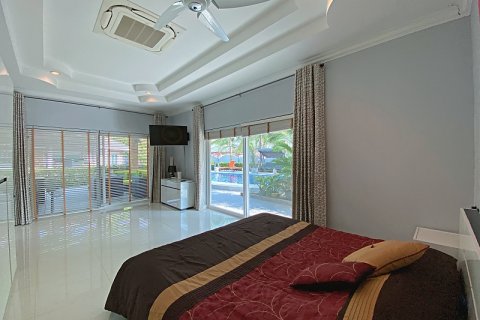 Villa in Hua Hin, Thailand 4 bedrooms № 168387 - photo 21