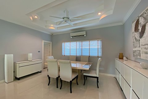 Villa in Hua Hin, Thailand 4 bedrooms № 168387 - photo 14