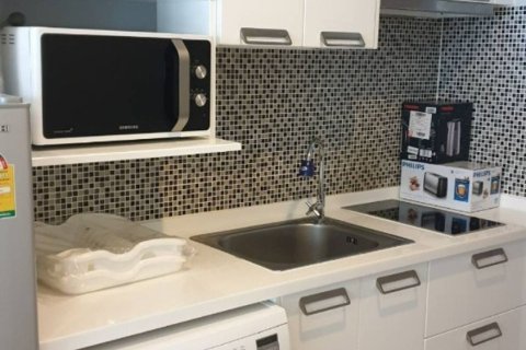 Студия в кондо в Клонг Тоэй, Бангкок, Таиланд № 163532 - фото 3