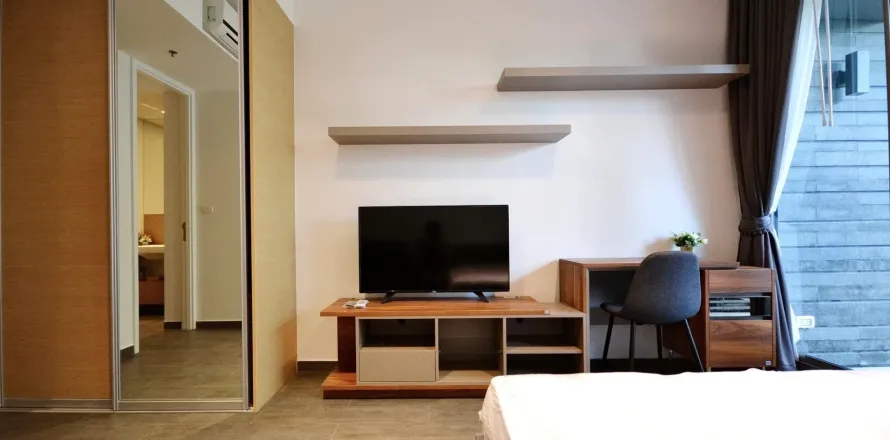 Studio in the Condo in Khlong Toei, Bangkok, Thailand  № 162102