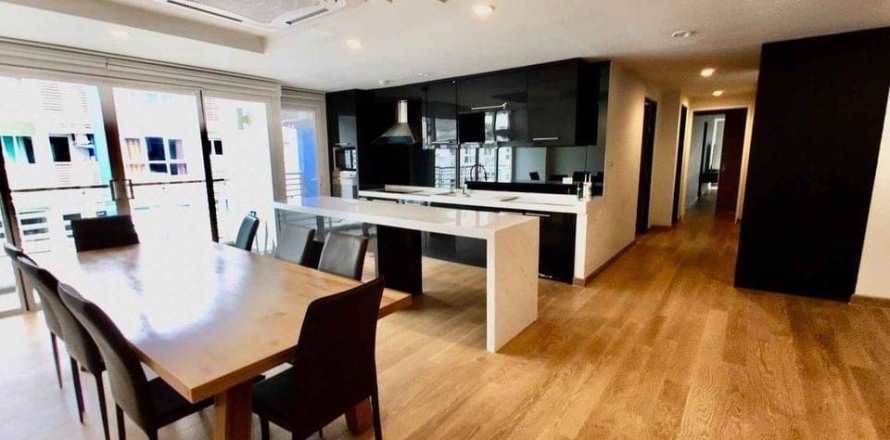 Condo à Watthana, Bangkok, Thaïlande, 4 chambres № 208484