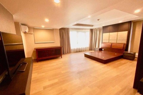 Condo à Watthana, Bangkok, Thaïlande, 4 chambres № 208484 - photo 5