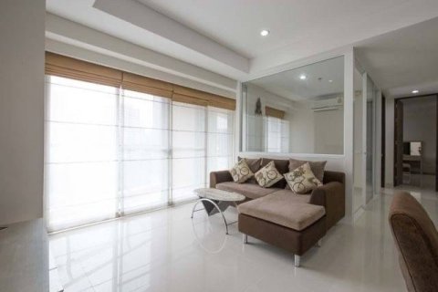 Condo in Khlong Toei, Bangkok, Thailand, 3 bedrooms  № 208482