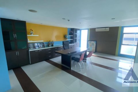 Gewerbeimmobilie in Bang Kapi, Bangkok, Thailand 1500 m2 № 216888 - Foto 6