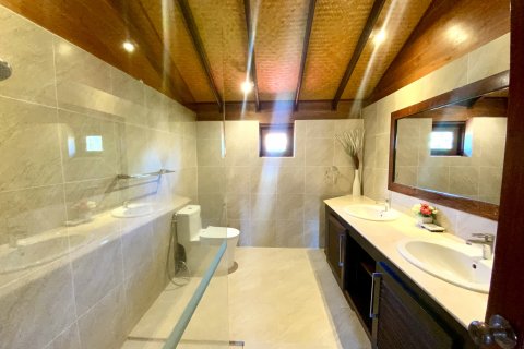 House in Ko Samui, Thailand 4 bedrooms № 135120 - photo 19