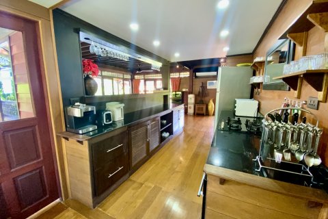 House in Ko Samui, Thailand 4 bedrooms № 135120 - photo 11