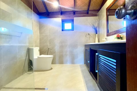 House in Ko Samui, Thailand 4 bedrooms № 135120 - photo 15