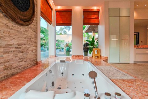 Maison à Pattaya, Thaïlande 6 chambres № 171768 - photo 26