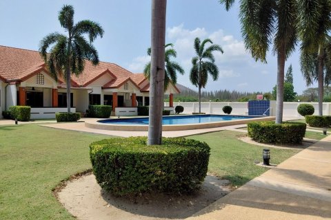 Townhouse in Hua Hin, Thailand 3 bedrooms № 171770 - photo 2