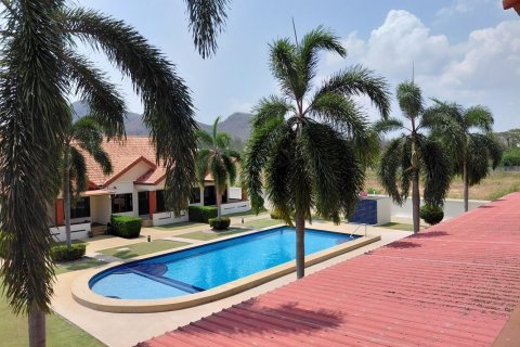 Townhouse in Hua Hin, Thailand 3 bedrooms № 171770 - photo 13