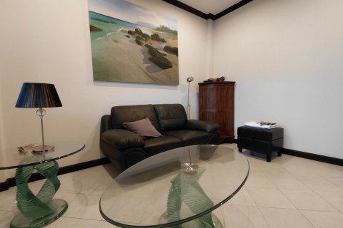 Townhouse in Hua Hin, Thailand 3 bedrooms № 171770 - photo 26