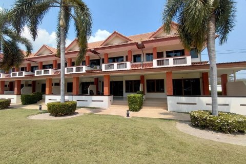 Townhouse in Hua Hin, Thailand 3 bedrooms № 171770 - photo 3