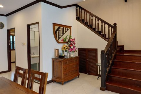 Townhouse in Hua Hin, Thailand 3 bedrooms № 171770 - photo 17