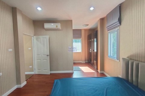 House in Nonthaburi, Thailand 3 bedrooms № 138231 - photo 6