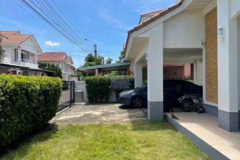 House in Nonthaburi, Thailand 3 bedrooms № 138231 - photo 14