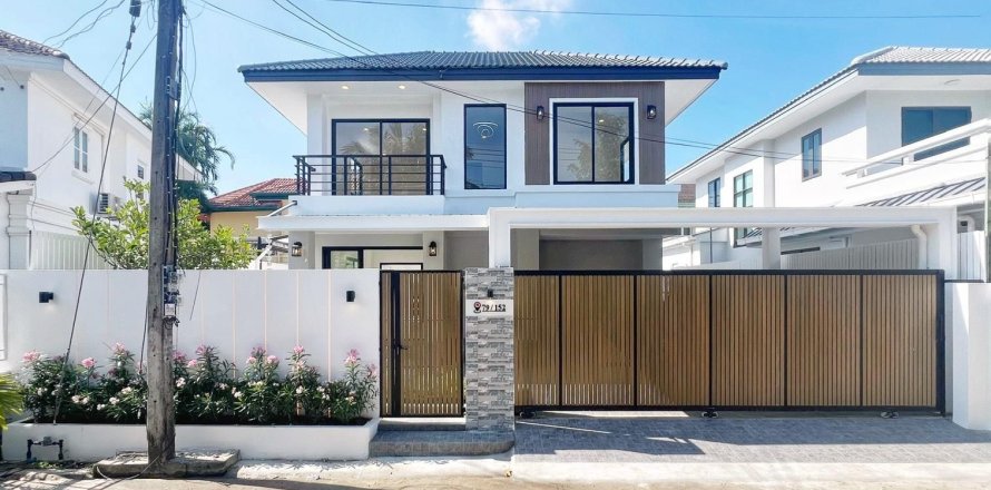 House in Phuket, Thailand 4 bedrooms № 159239