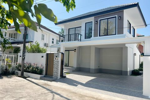 House in Phuket, Thailand 4 bedrooms № 159239 - photo 2