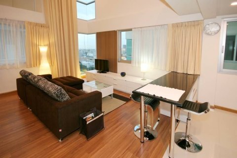 Studio in the Condo in Pathum Wan, Bangkok, Thailand  № 148241 - photo 1