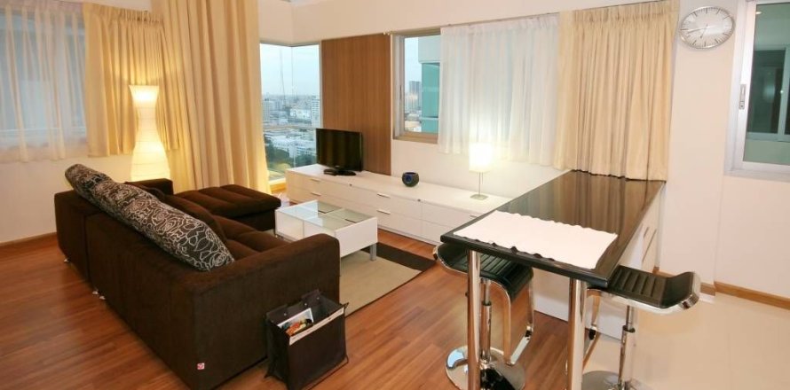Studio in the Condo in Pathum Wan, Bangkok, Thailand  № 148241