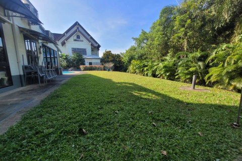 House in Kathu, Thailand 4 bedrooms № 148240 - photo 4