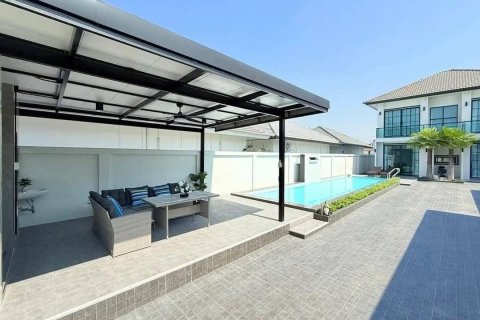 House in Pattaya, Thailand 6 bedrooms № 144803 - photo 6
