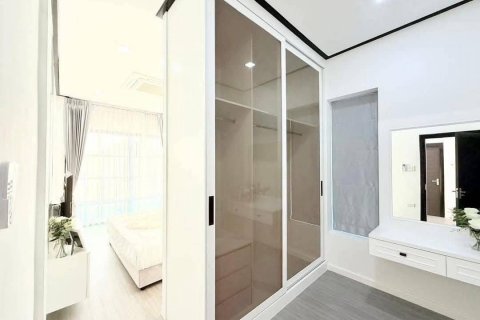 House in Pattaya, Thailand 6 bedrooms № 144803 - photo 13