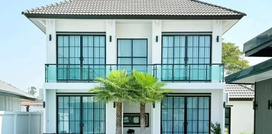 House in Pattaya, Thailand 6 bedrooms № 144803