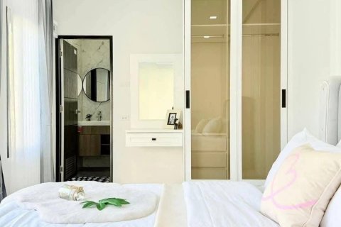 House in Pattaya, Thailand 6 bedrooms № 144803 - photo 10