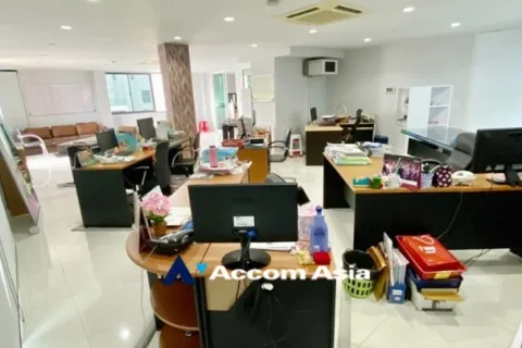 Reihenhaus in Yan Nawa, Bangkok, Thailand 6 Schlafzimmer № 216031 - Foto 3