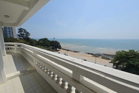 Condo in Pattaya, Thailand, 3 bedrooms № 169143 - photo 1