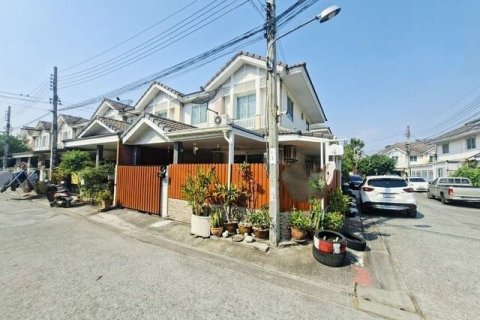 Townhouse in Phra Pradaeng, Thailand 3 bedrooms № 169148 - photo 6