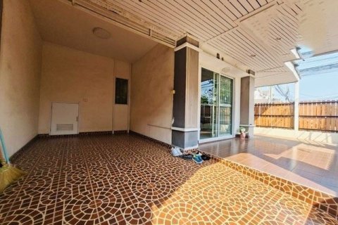 Townhouse in Phra Pradaeng, Thailand 3 bedrooms № 169148 - photo 7