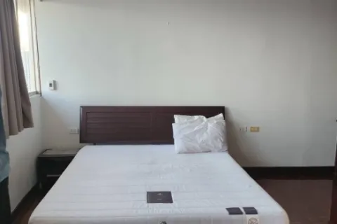 Дуплекс в Ваттхане, Бангкок, Таиланд с 2 спальнями  № 216307