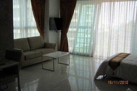 Studio dans le Condo à Pattaya, Thaïlande  № 204407 - photo 3