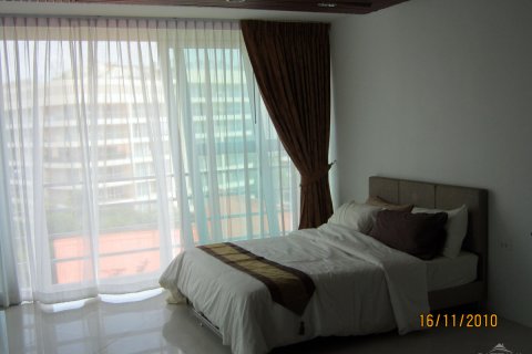 Studio dans le Condo à Pattaya, Thaïlande  № 204407 - photo 1