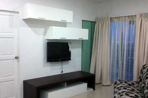 Condo in Pattaya, Thailand, 1 bedroom  № 204405 - photo 2