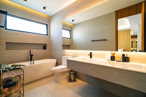 Villa in Phuket, Thailand 4 bedrooms № 173790 - photo 8