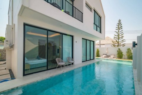 Villa in Phuket, Thailand 4 bedrooms № 173790 - photo 3