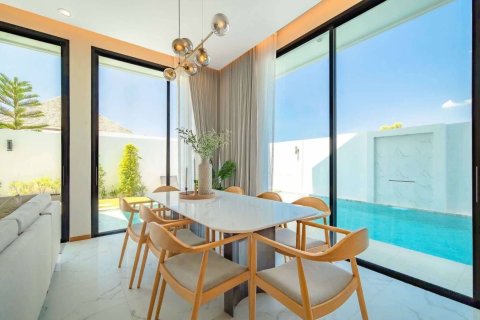Villa in Phuket, Thailand 4 bedrooms № 173790 - photo 18