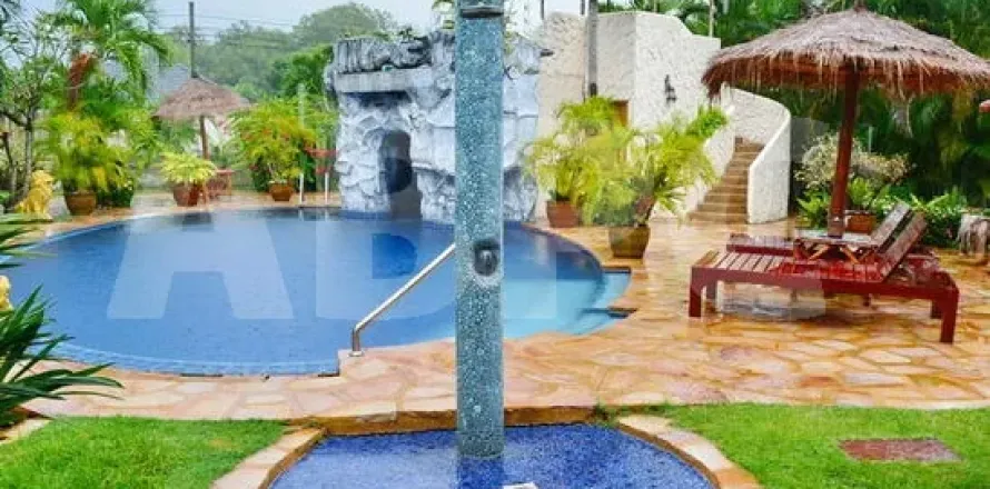 Casa de 3 dormitorios en Pattaya, Tailandia № 212118