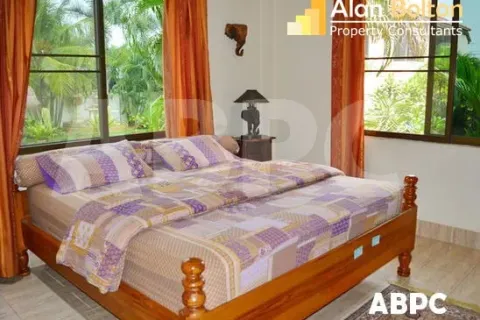 Casa de 3 dormitorios en Pattaya, Tailandia № 212118 - foto 3